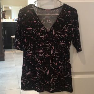 Short sleeve blouse.